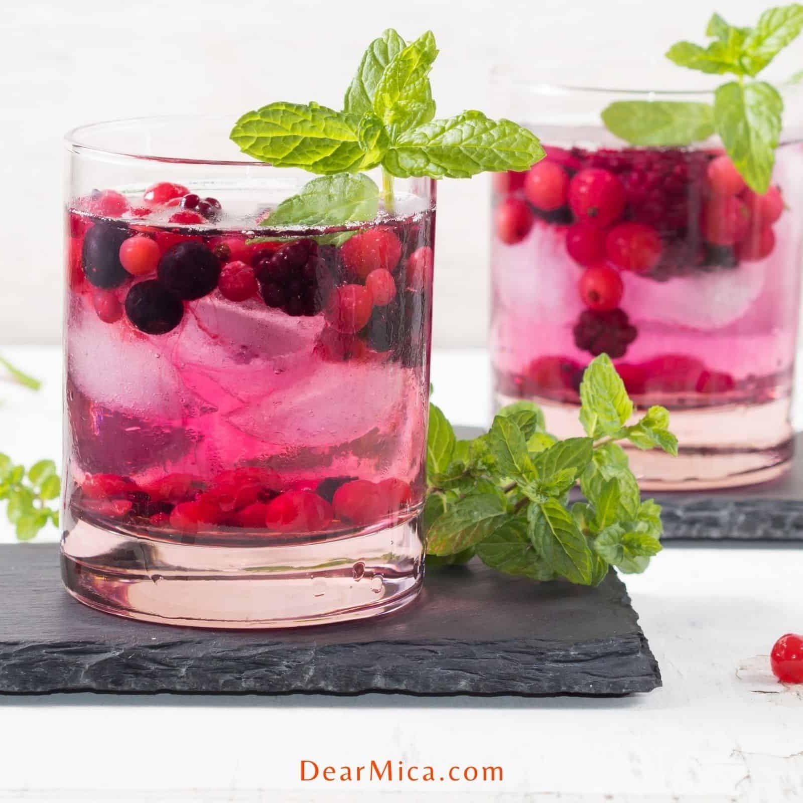 keto vodka and berries
